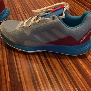 Women’s Adidas CMTK size 9 trail runners